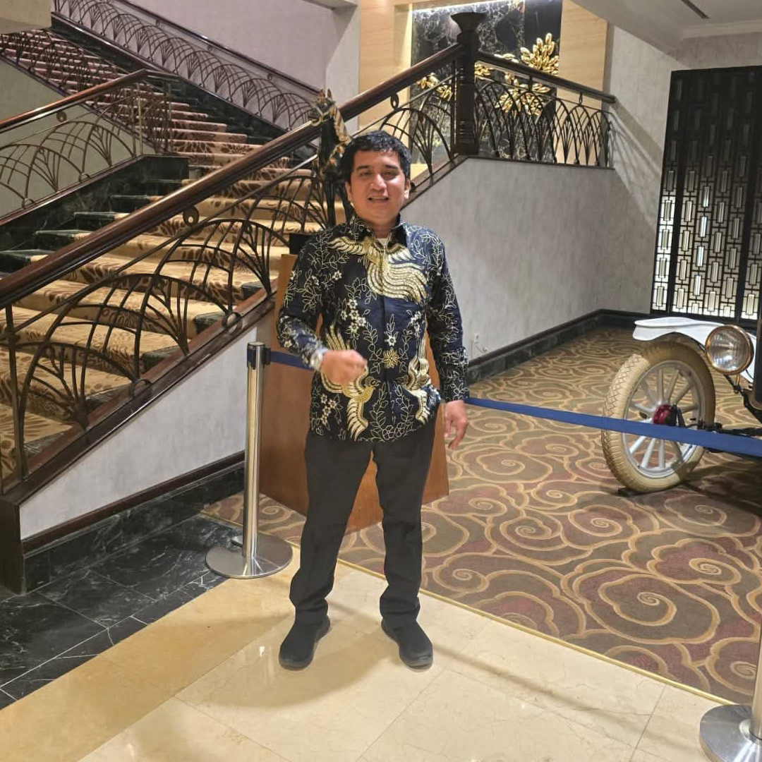 JAMES HANS FRANSICUS, S.H.